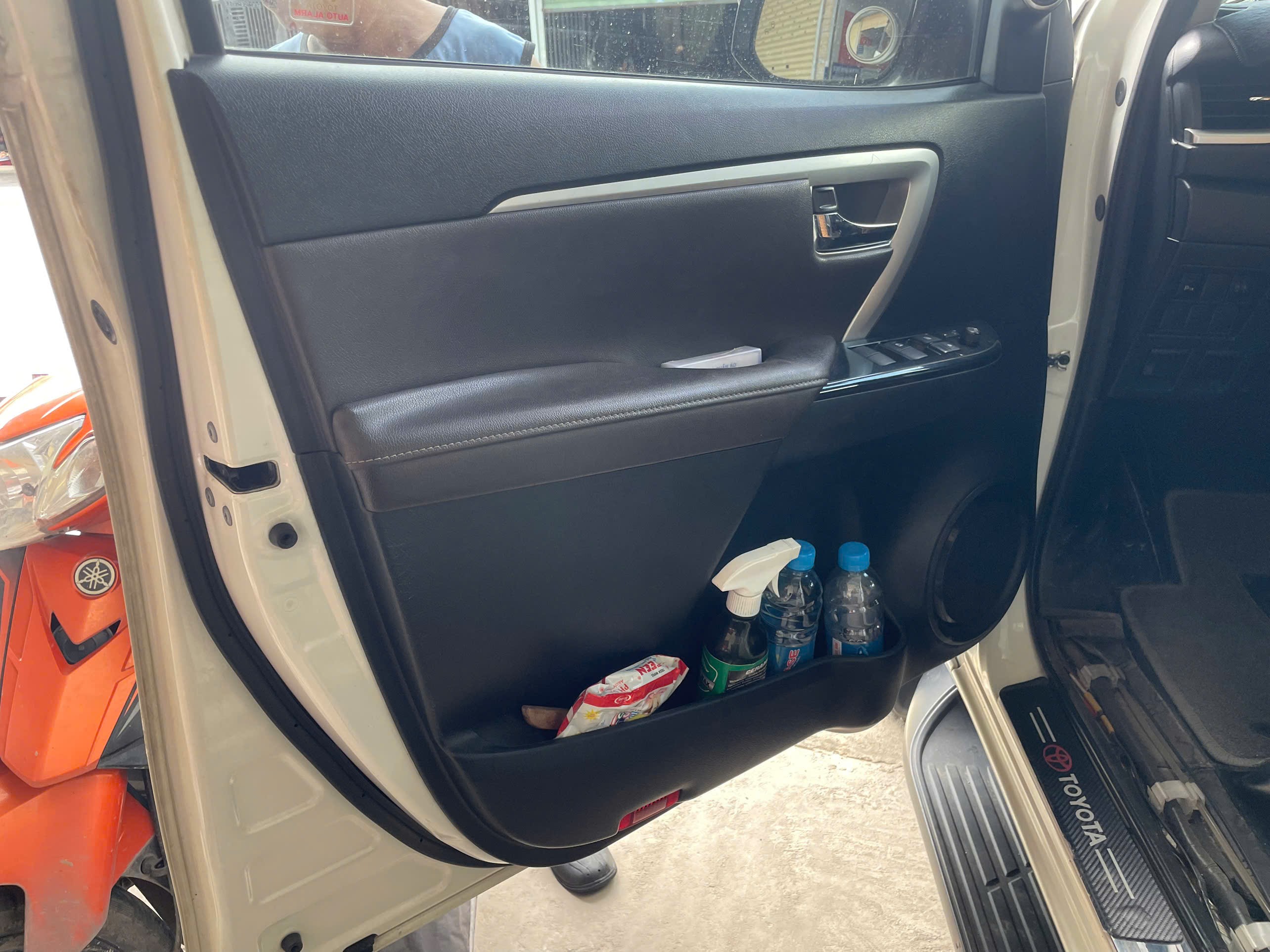 Toyota Fortuner 2.4G 4x2 AT 2018 - Ngoại thất 12