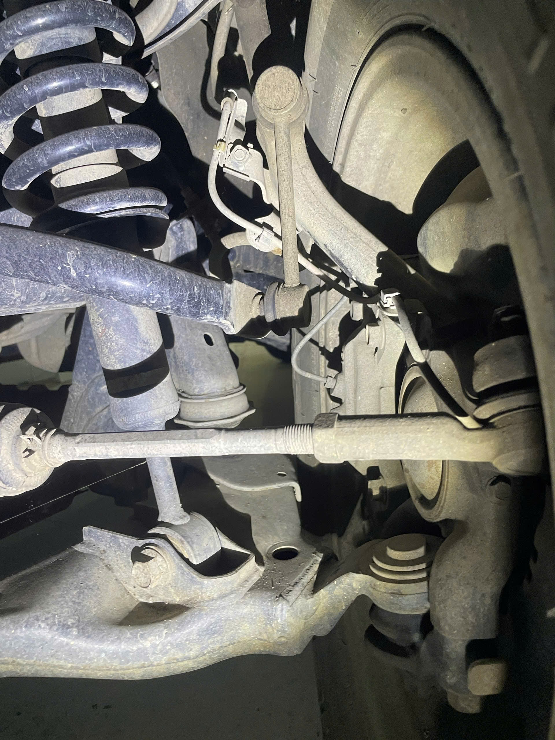 Toyota fotuner212 55 ngàn máy xăng số tự động xe gia đình ít đi nguyên zin chưa thay sữa gì chỉ trầy xước tí dầu và đui có tuốt lại - Ngoại thất 20