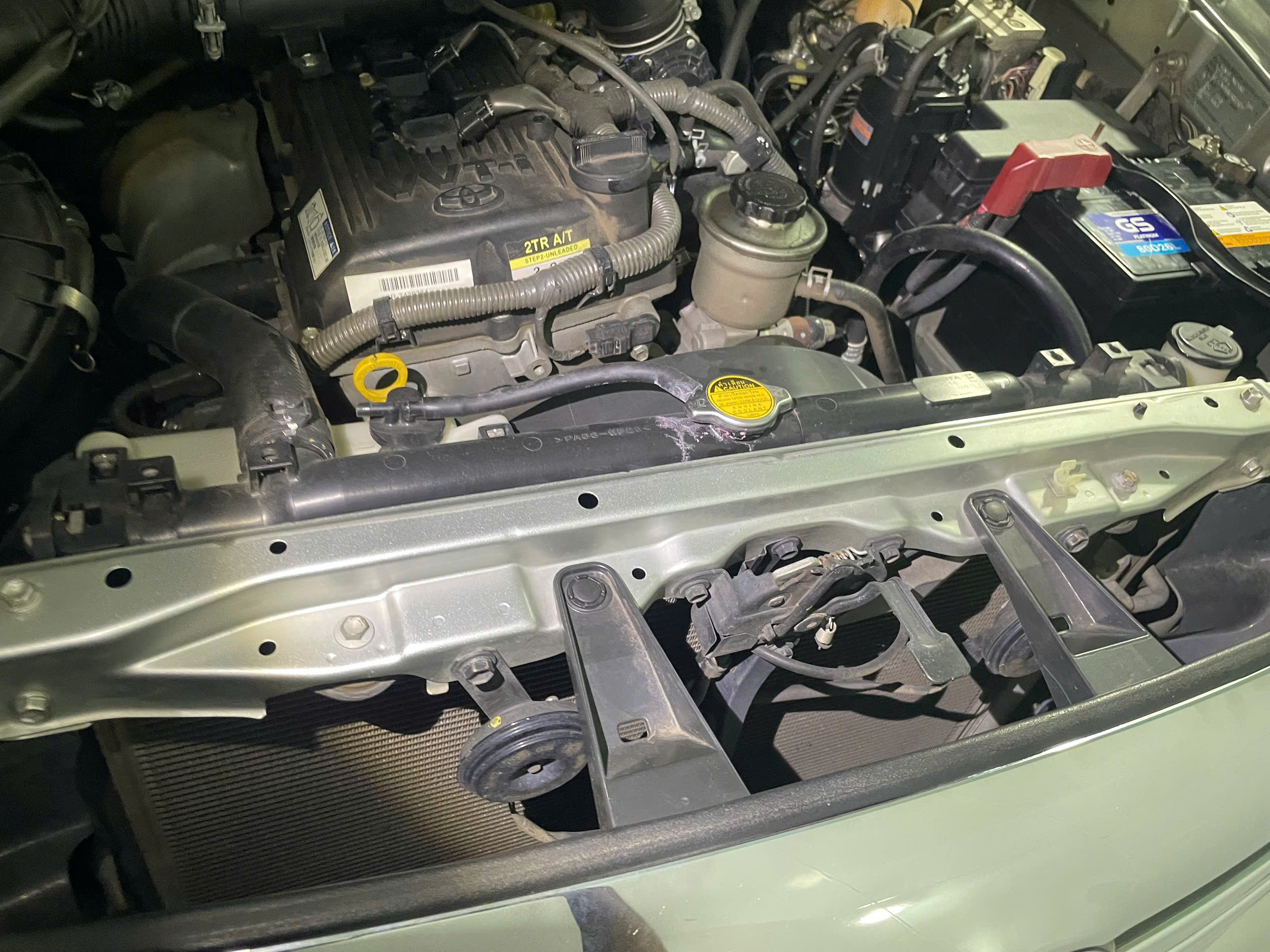 Toyota fotuner212 55 ngàn máy xăng số tự động xe gia đình ít đi nguyên zin chưa thay sữa gì chỉ trầy xước tí dầu và đui có tuốt lại - Ngoại thất 12
