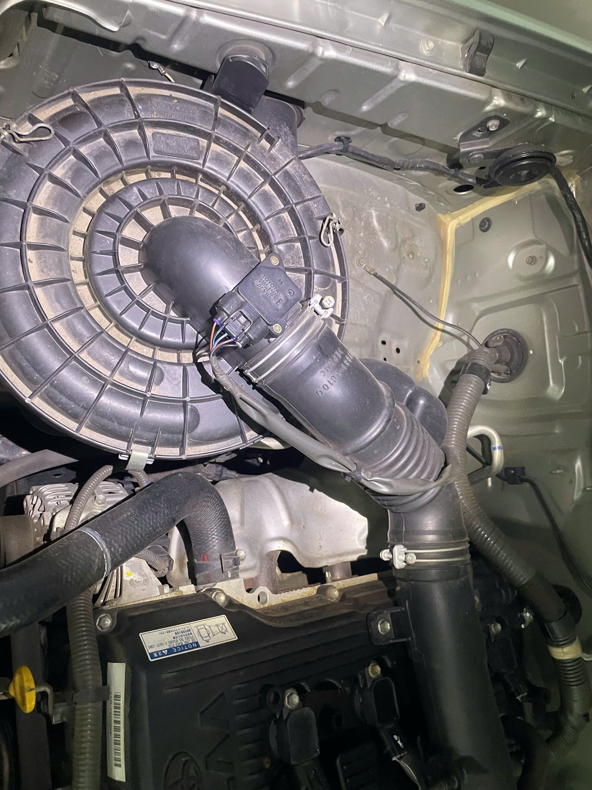 Toyota fotuner212 55 ngàn máy xăng số tự động xe gia đình ít đi nguyên zin chưa thay sữa gì chỉ trầy xước tí dầu và đui có tuốt lại - Ngoại thất 1