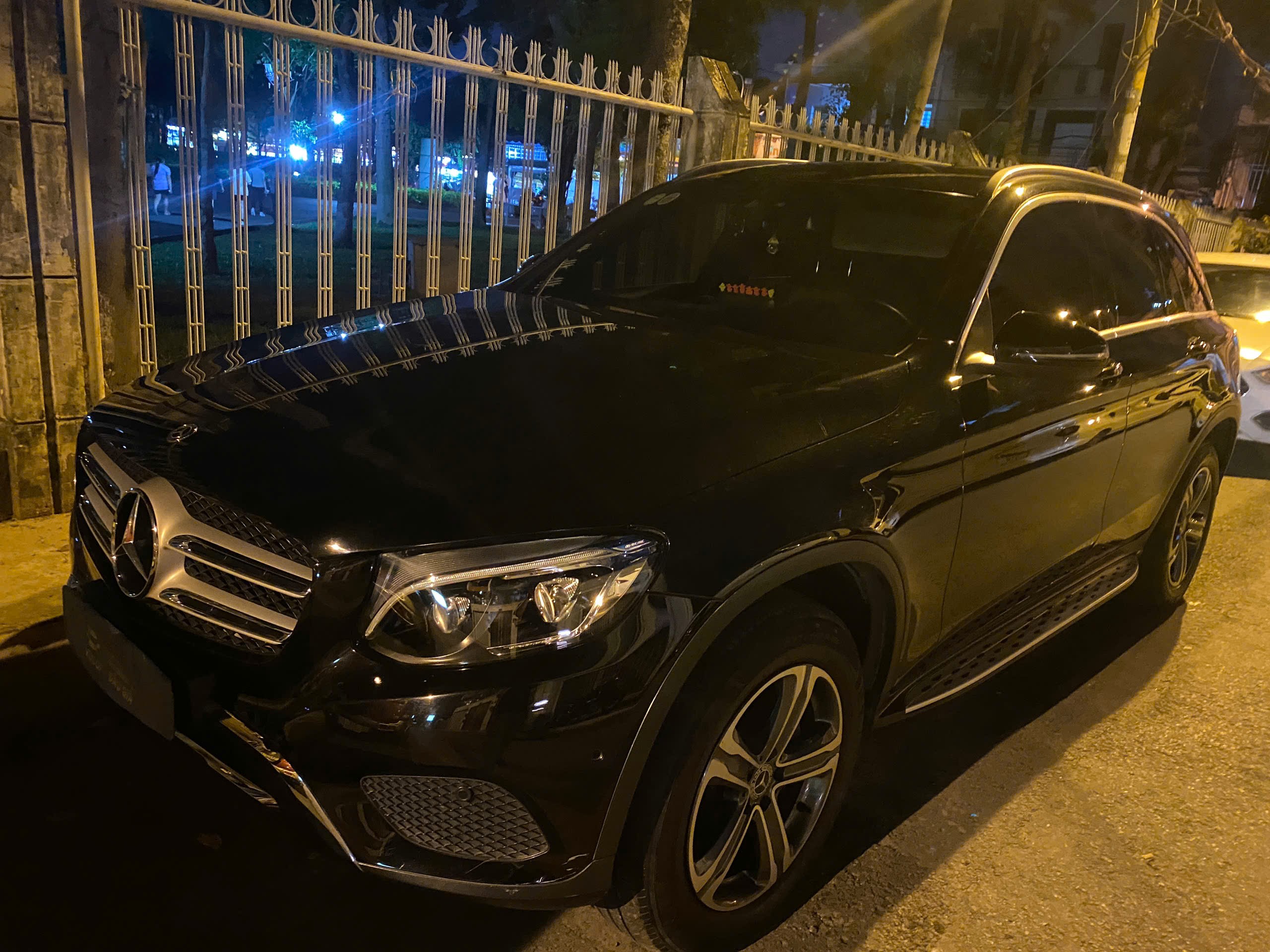 Mercedes Glc 250 4Matic 2017 - Ngoại thất 5