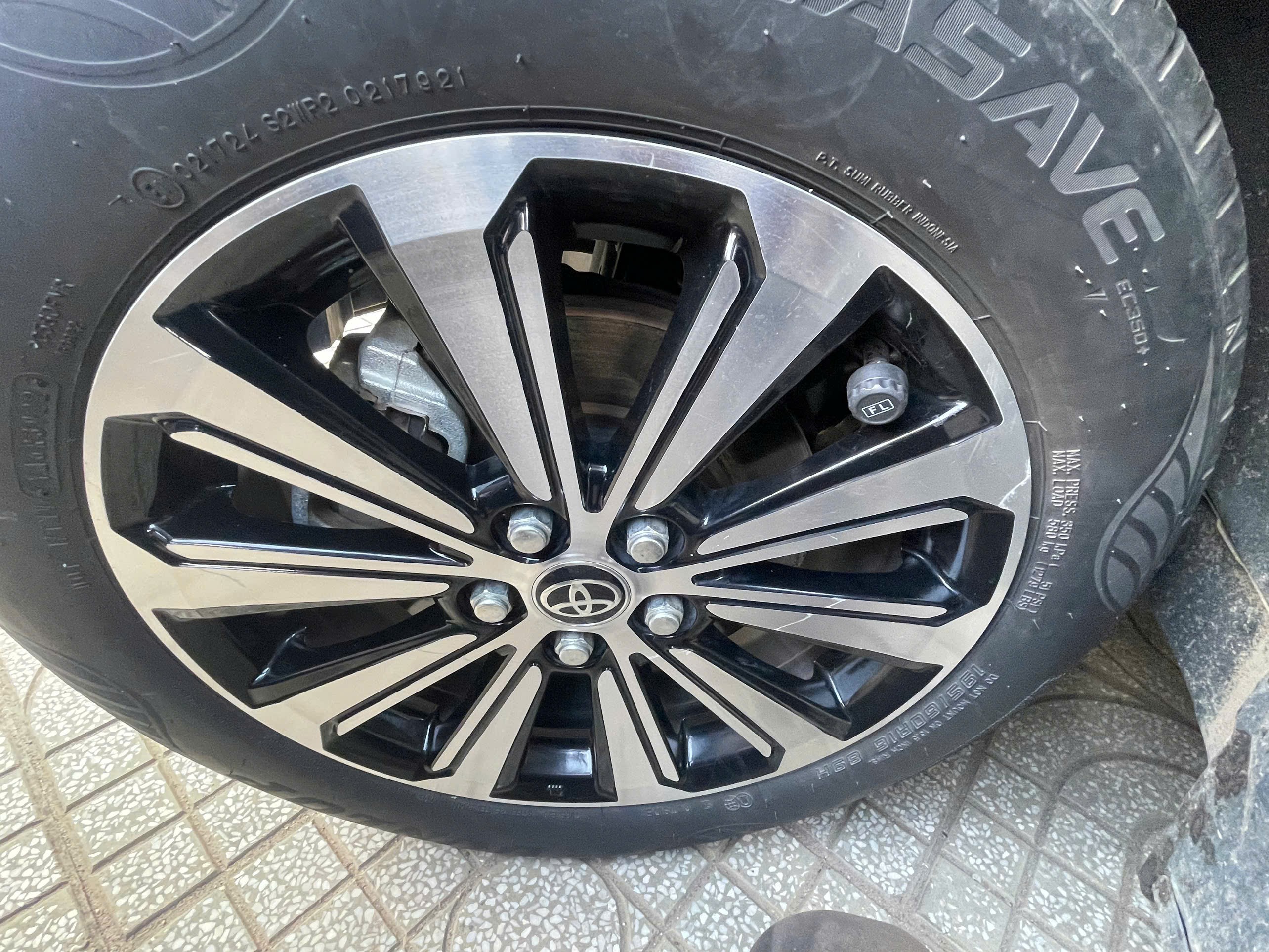 Toyota Veloz Cross 1.5 CVT 2022 - Ngoại thất 12