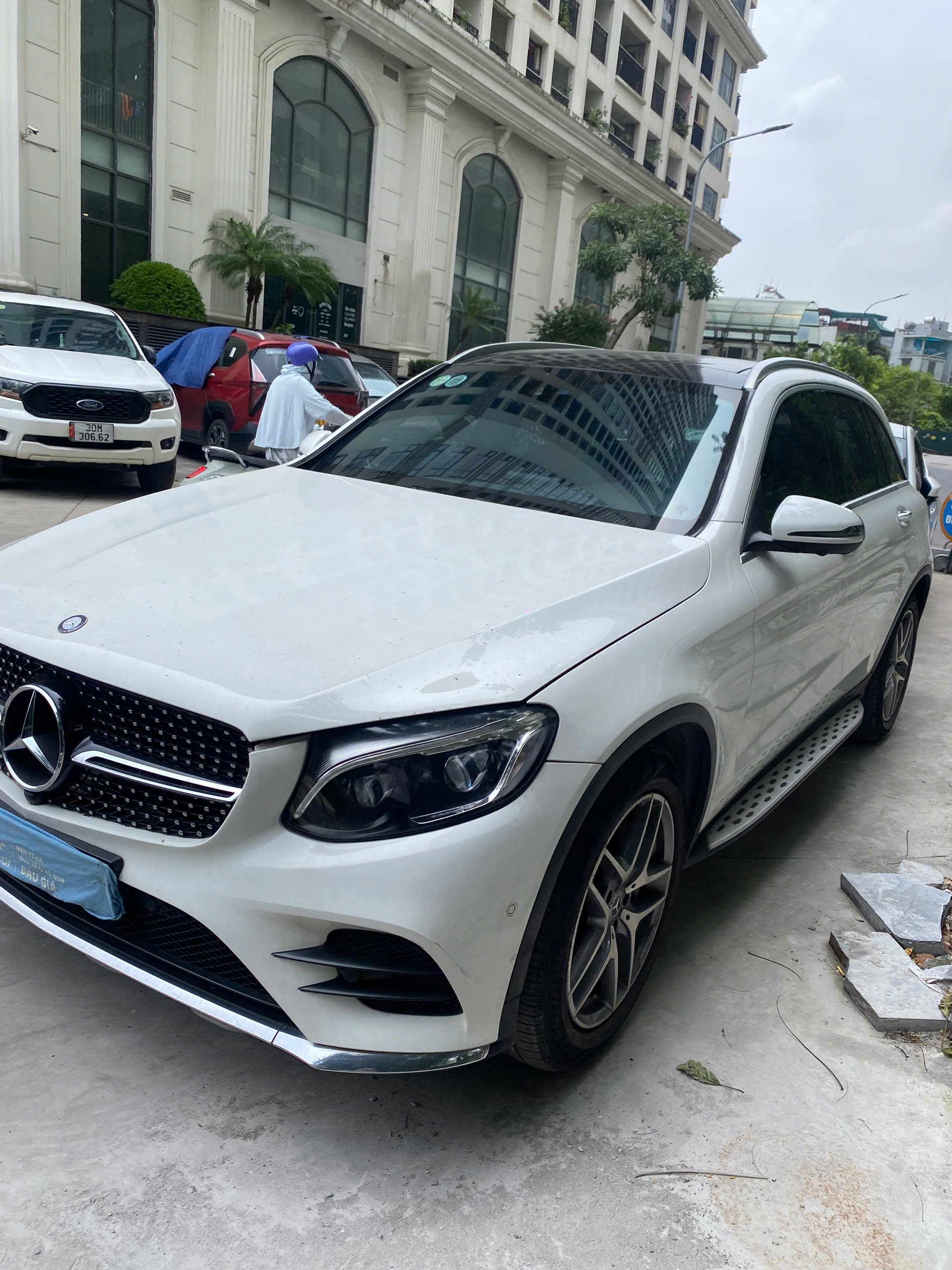 Mercedes-Benz GLC 300 2017 - Ngoại thất 2