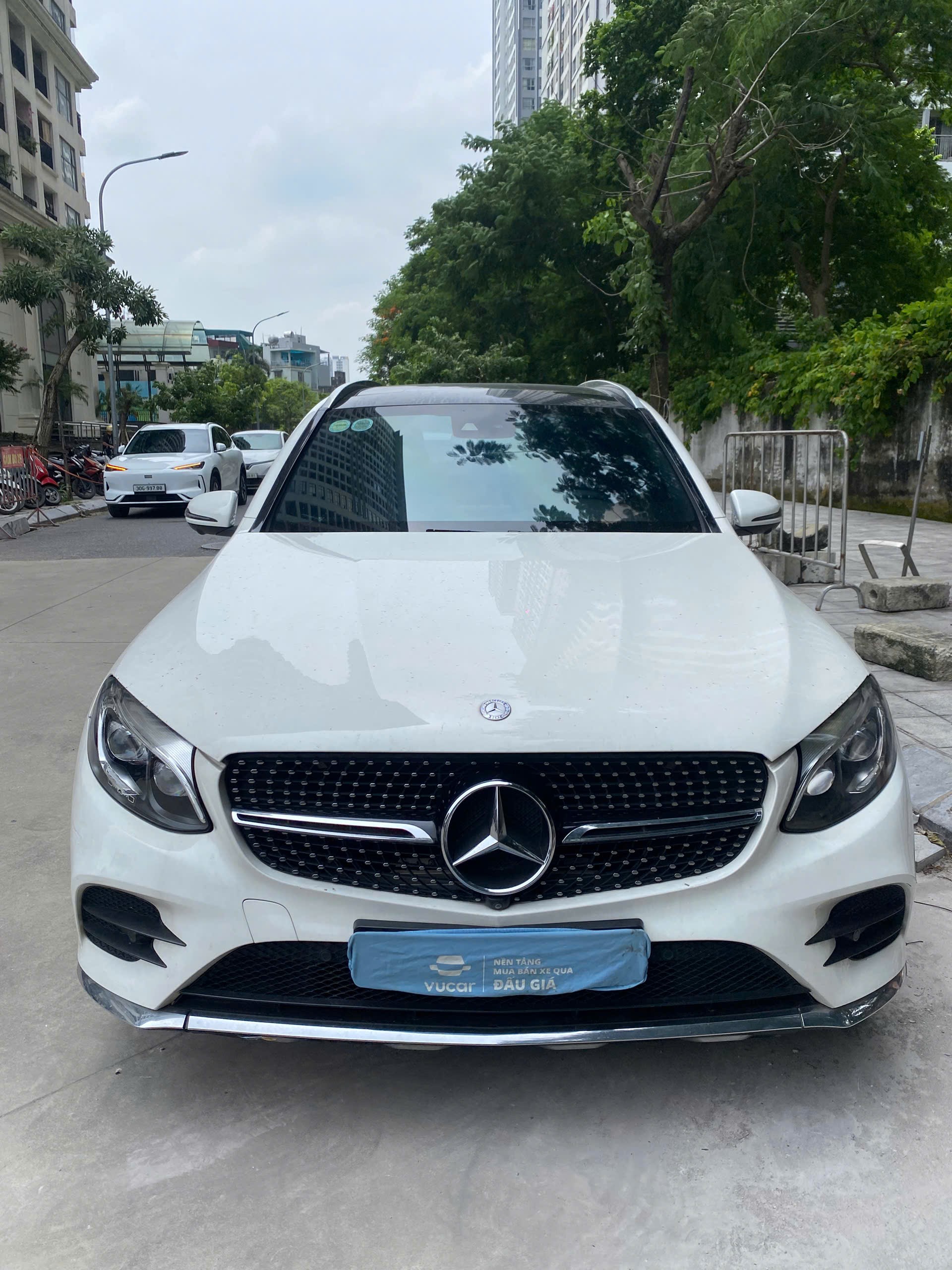 Mercedes-Benz GLC 300 2017 - Ngoại thất 1