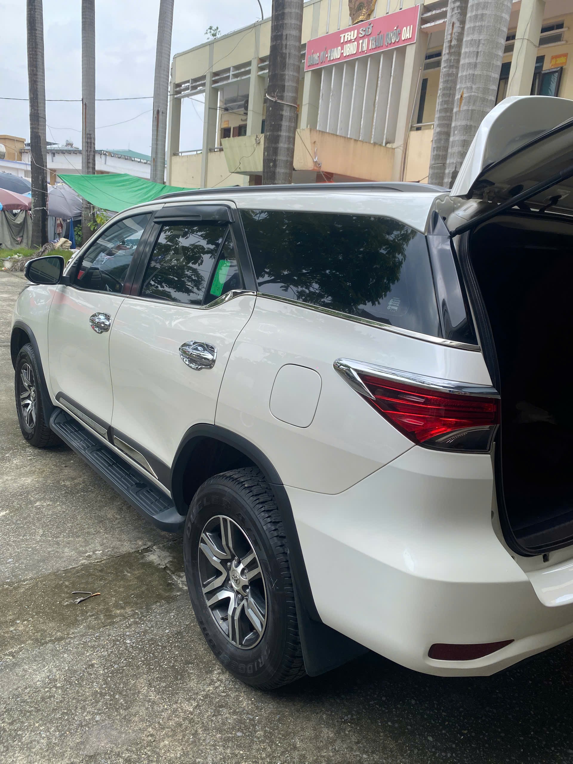 Toyota Fortuner 2.4G 4x2 AT 2019 - Ngoại thất 12
