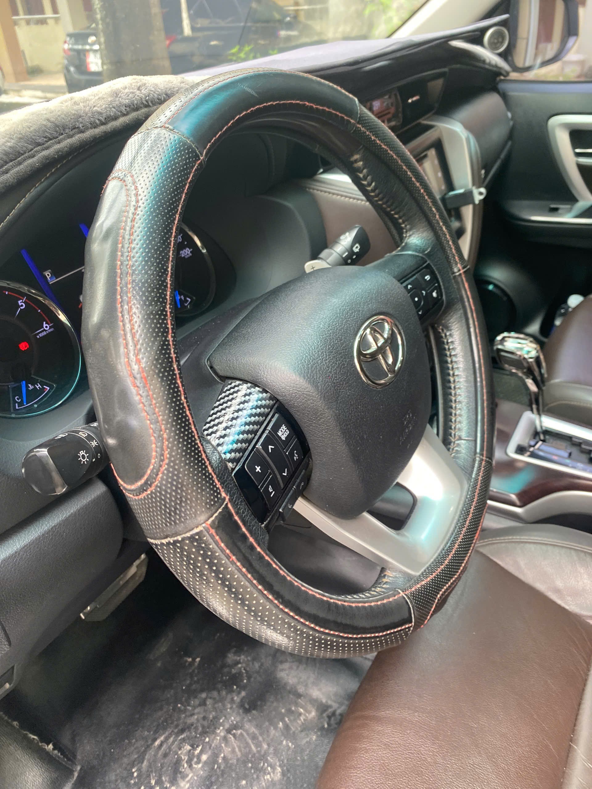 Toyota Fortuner 2.4G 4x2 AT 2019 - Ngoại thất 6