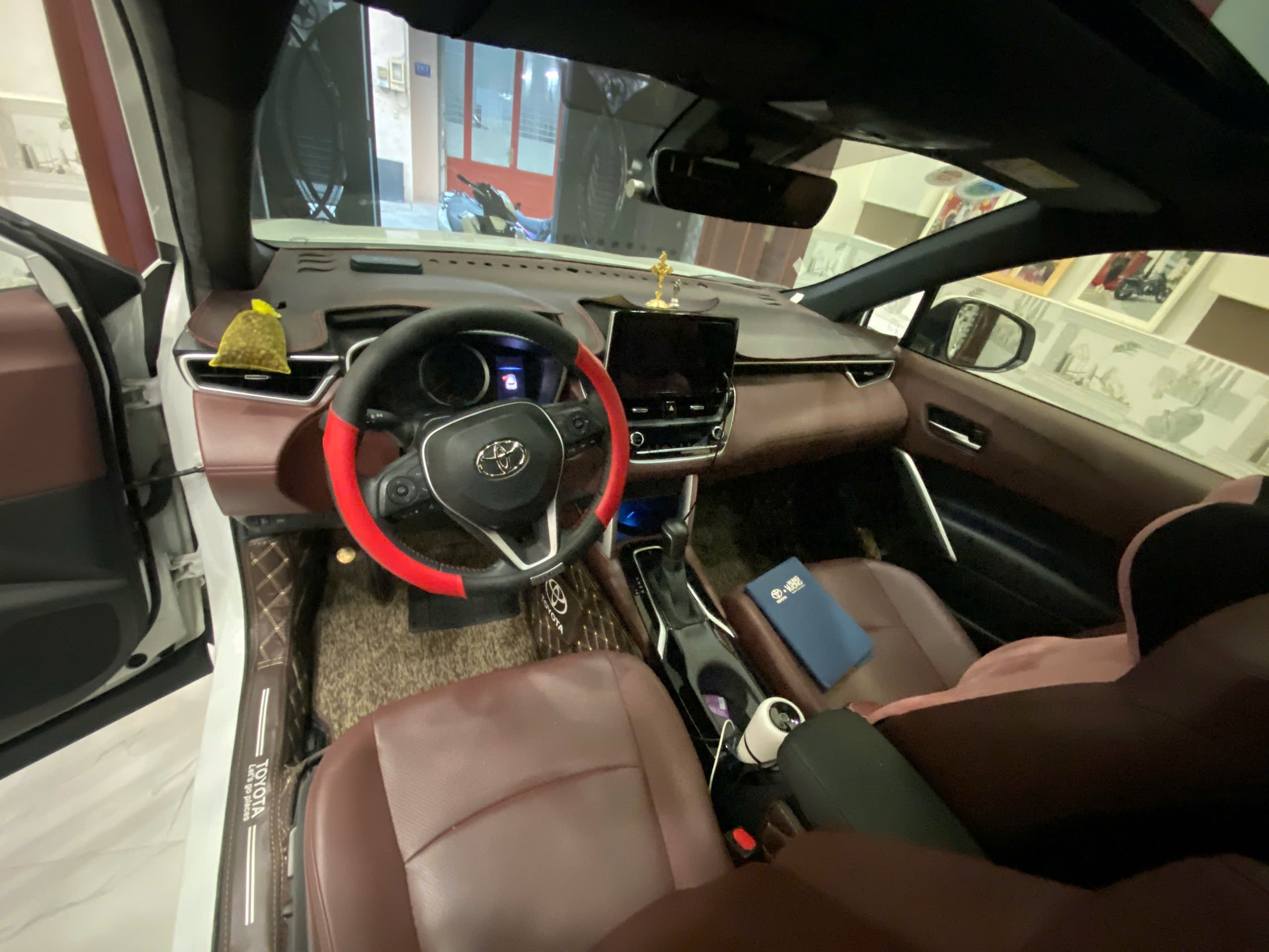 Toyota Corolla Cross 1.8V 2023 - Ngoại thất 10