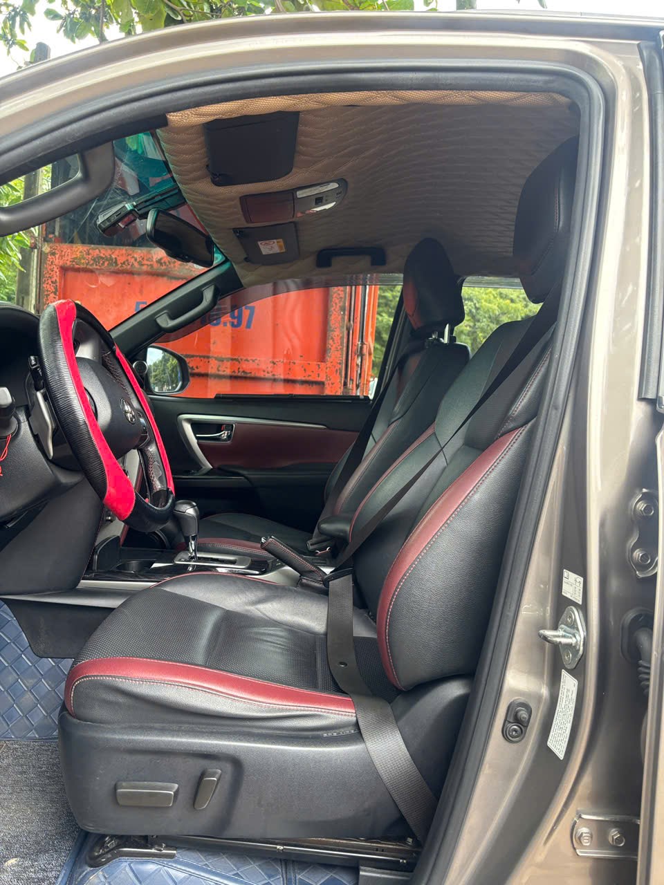 Toyota Fortuner 2.4G 4x2 AT Legender 2020 - Ngoại thất 15