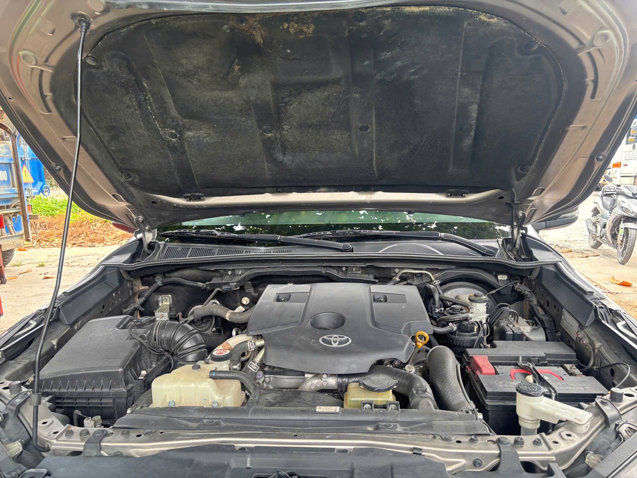 Toyota Fortuner 2.4G 4x2 AT Legender 2020 - Ngoại thất 10