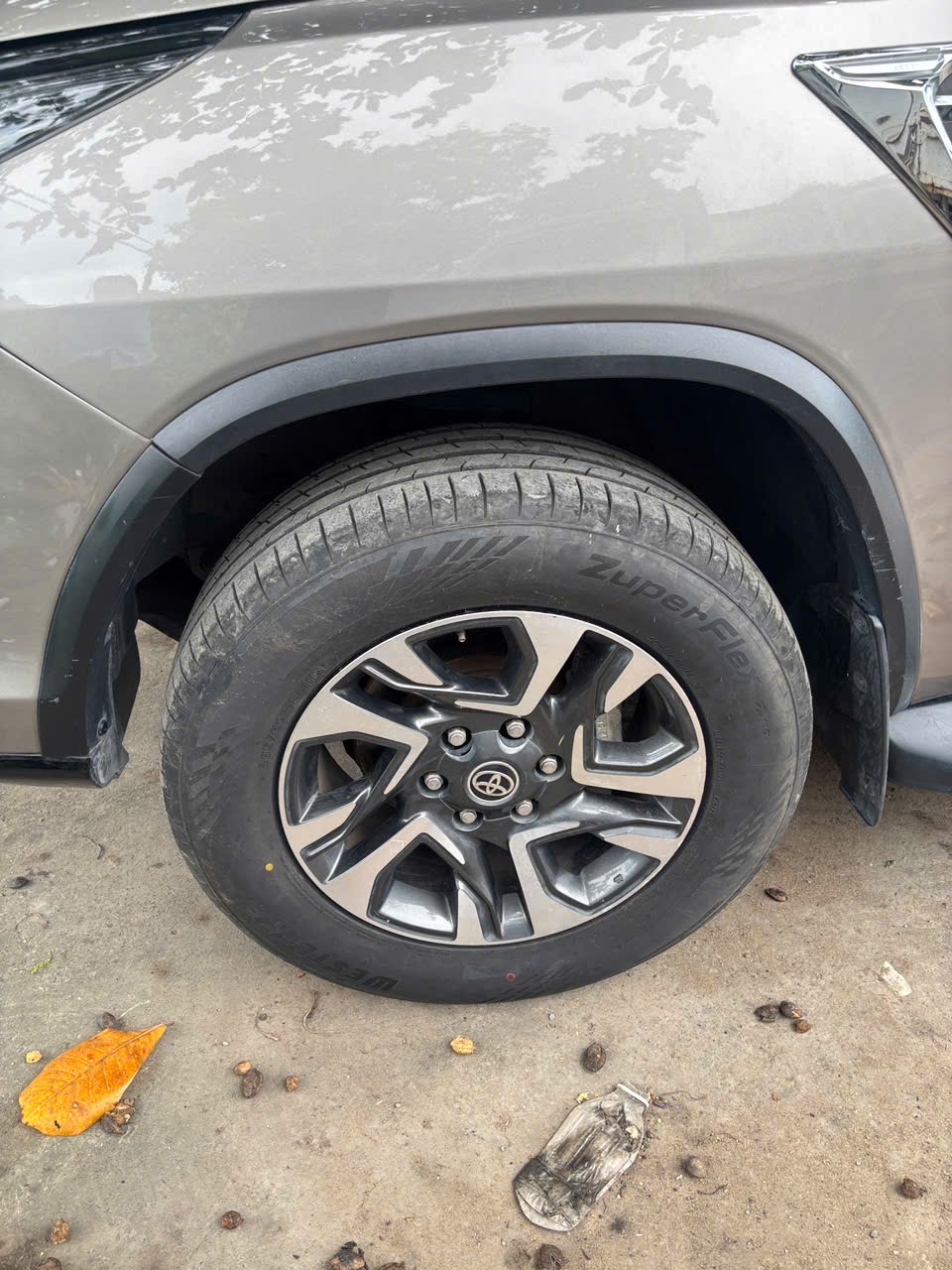Toyota Fortuner 2.4G 4x2 AT Legender 2020 - Ngoại thất 9