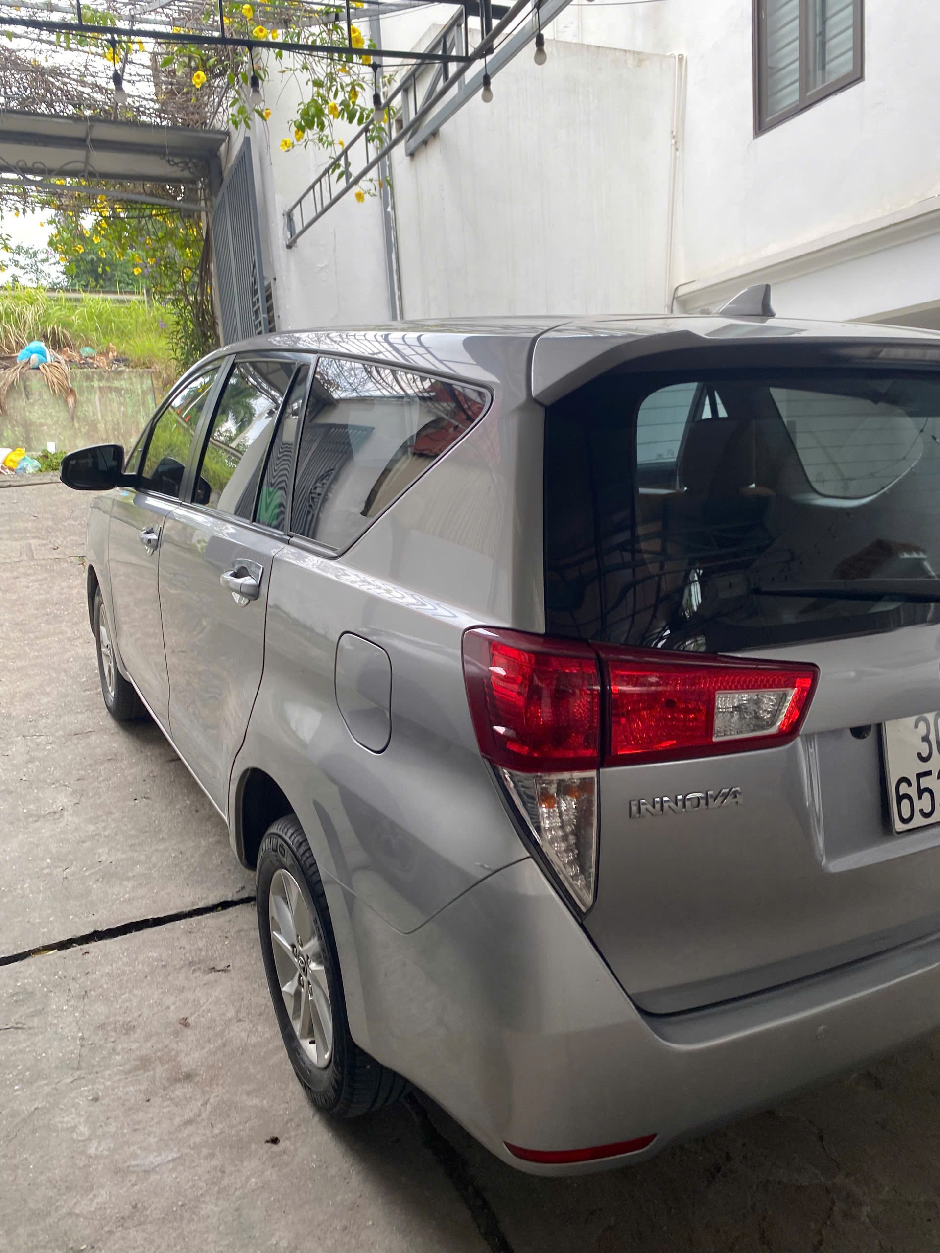 Inova G std 2018 - Ngoại thất 10