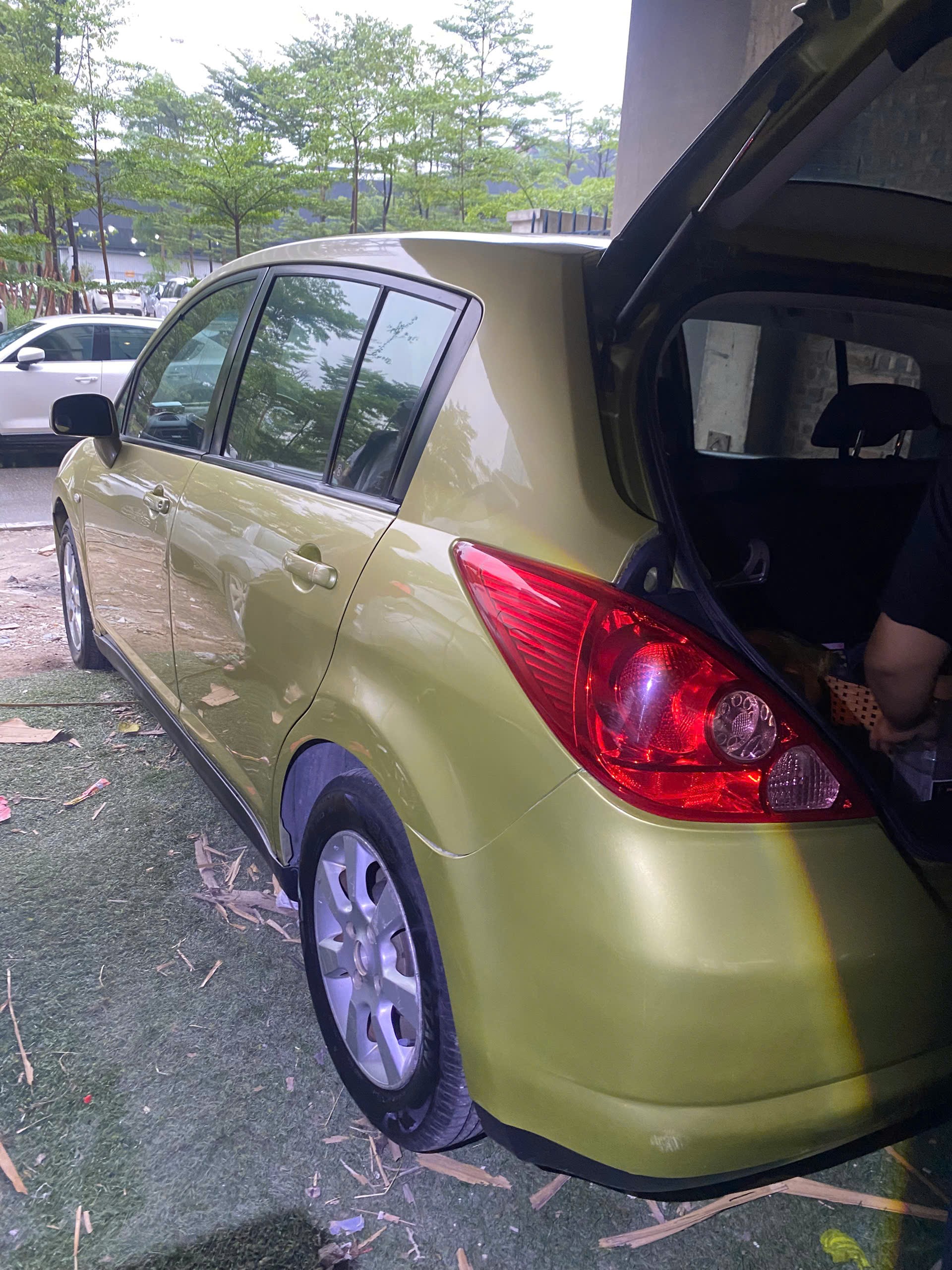 Nissan Tiida 1.6 AT 2008 - Ngoại thất 12