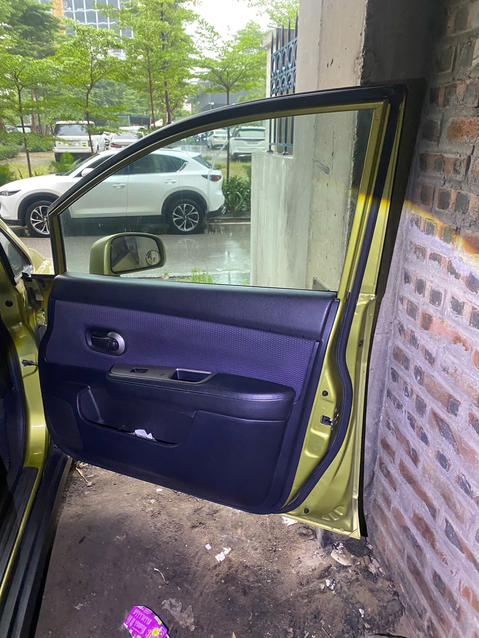 Nissan Tiida 1.6 AT 2008 - Ngoại thất 14