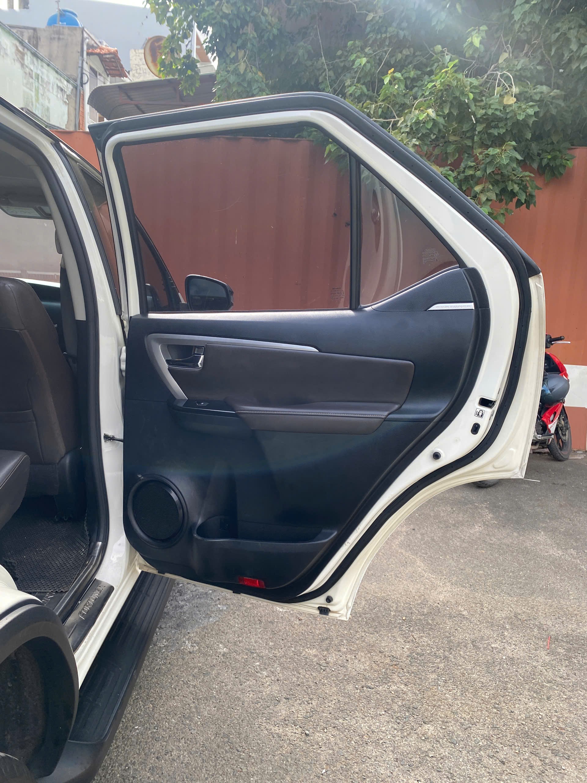 Toyota Fortuner 2.7V 4x2 AT 2019 - Ngoại thất 15