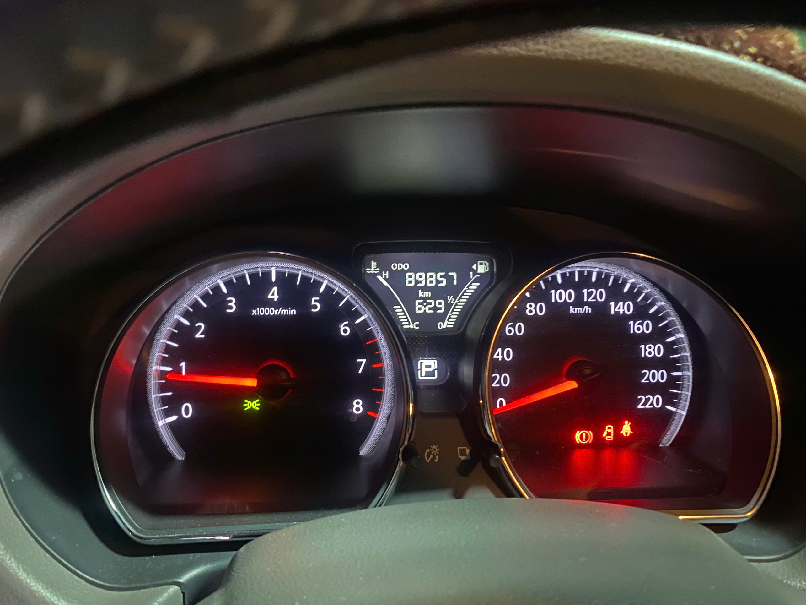 Nissan Sunny XV Premium 2019 - Ngoại thất 2