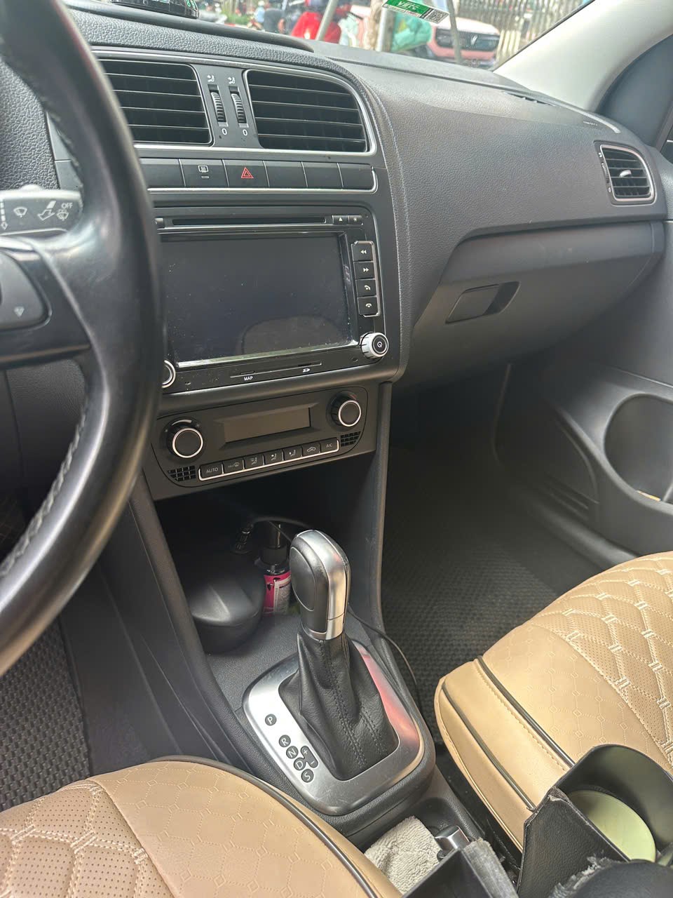 Volkswagen Polo 1.6 AT 2016 - Ngoại thất 9
