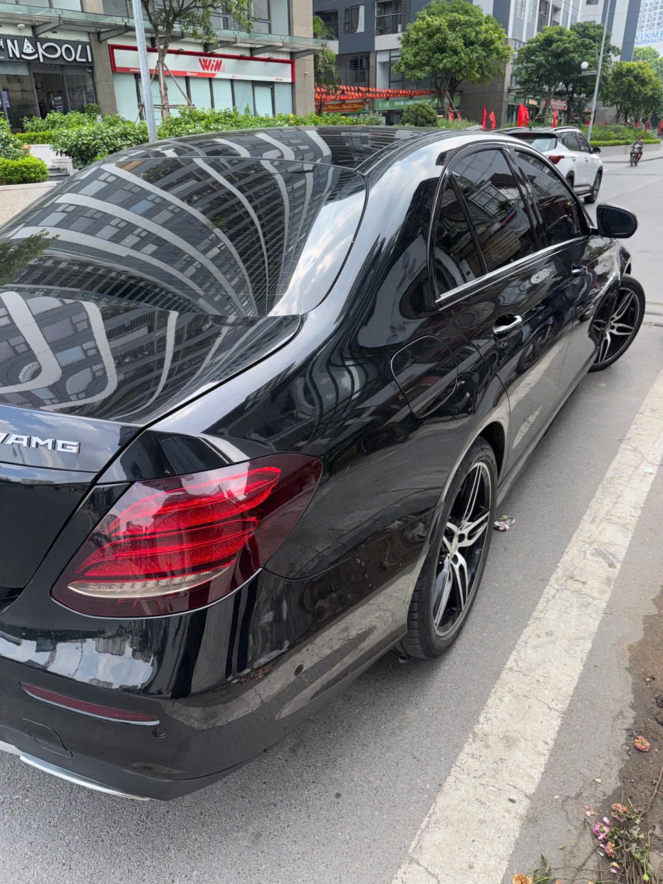 Mercedes E class E300 AMG 2016 - Ngoại thất 17