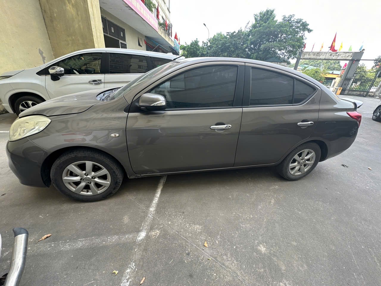 Nisssn sunny 1.5 XV hơn 2014 - Ngoại thất 6